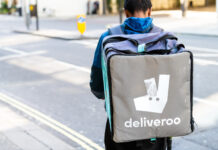 Deliveroo: per i rider aumenti, bonus e sicurezza. La Procura allontana lo spettro dell’amministrazione giudiziaria